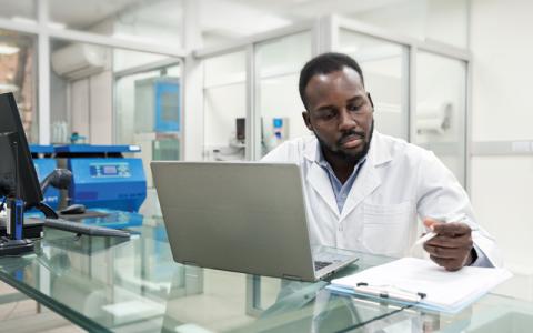 TECHNICAL ASSESSOR_CREDIT_istock-1635838020